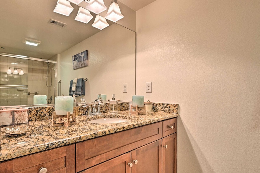Building Photo - 1016 Costa Pacifica Way