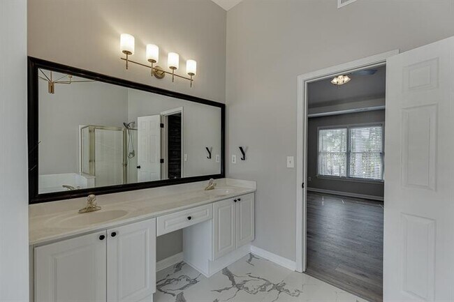 Building Photo - 1795 Lake Heights Cir