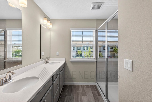 Building Photo - 12852 Josslyn Ln