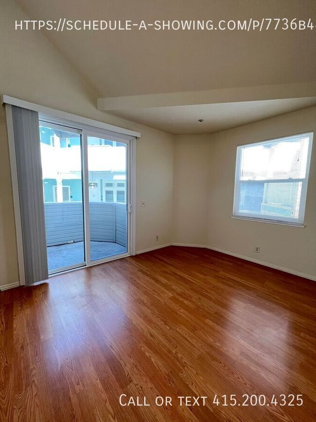 Building Photo - Spacious One Bedroom in Downtown Santa Cruz