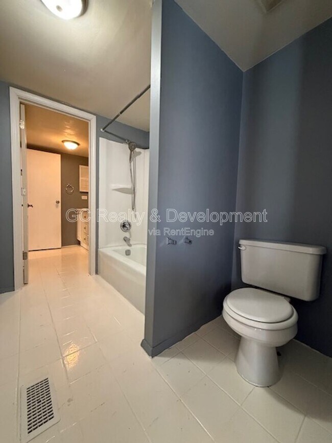 Building Photo - 1770 Bristol Walk