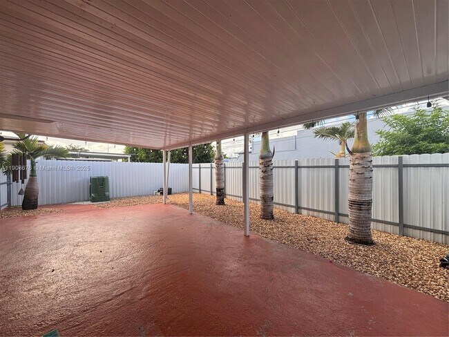 Building Photo - 1563 W 81st St