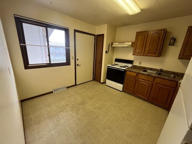 Building Photo - 2 Bed Apartment at the Driftless Apartment...