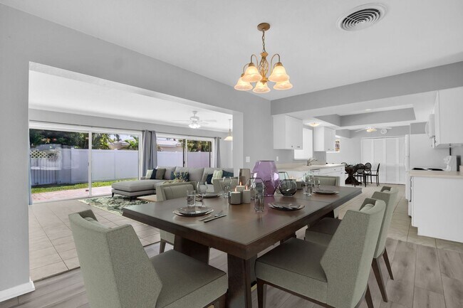 Building Photo - MAXIMO MOORINGS 3/2/2 HOME NEAR ST. PETE B...