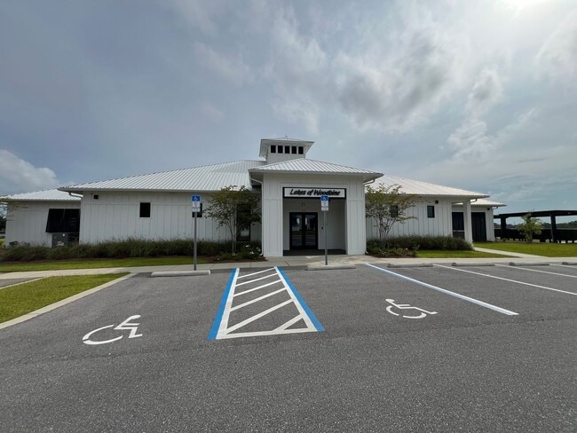 Building Photo - Beautiful 3 Bedroom, 2 Bath Pace Home avai...
