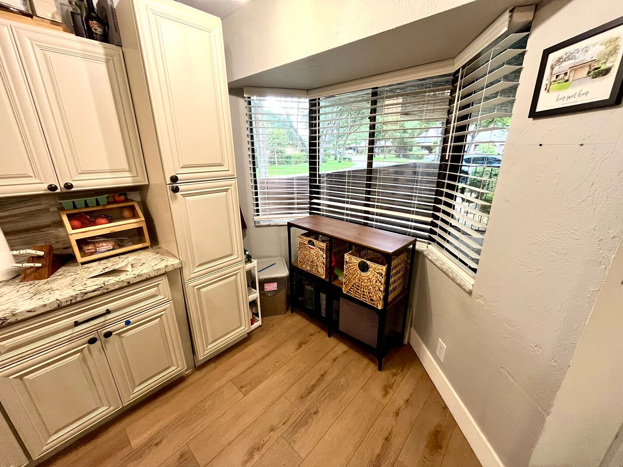 kitchen - 9366 Chelsea Dr N