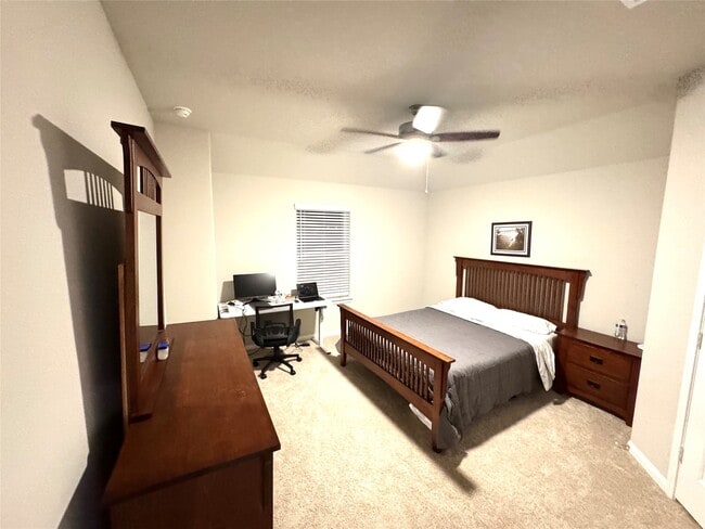 Building Photo - 65 Carmel Dr