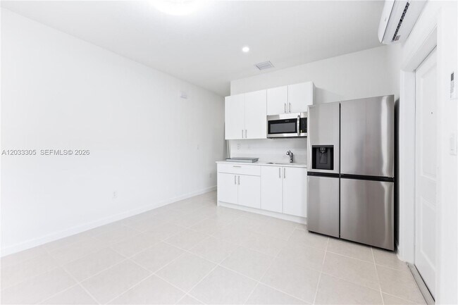 Building Photo - 18690 SW 136th Ct