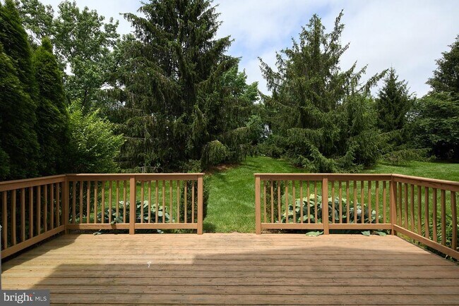 Building Photo - 3604 N Carriage Ct