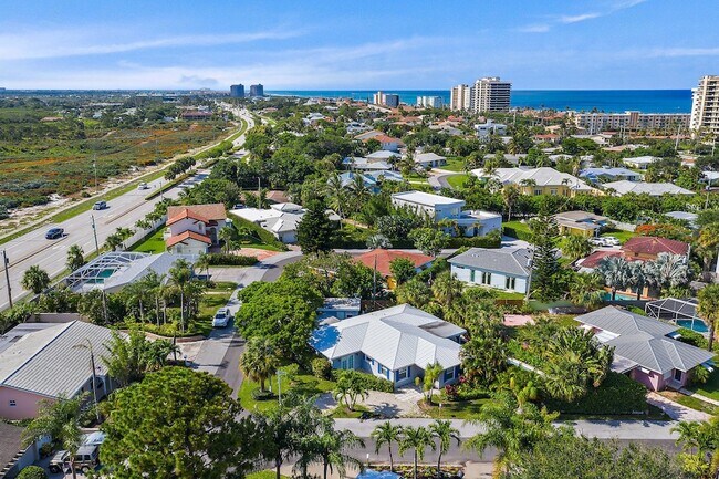 Building Photo - 461 Jupiter Ln