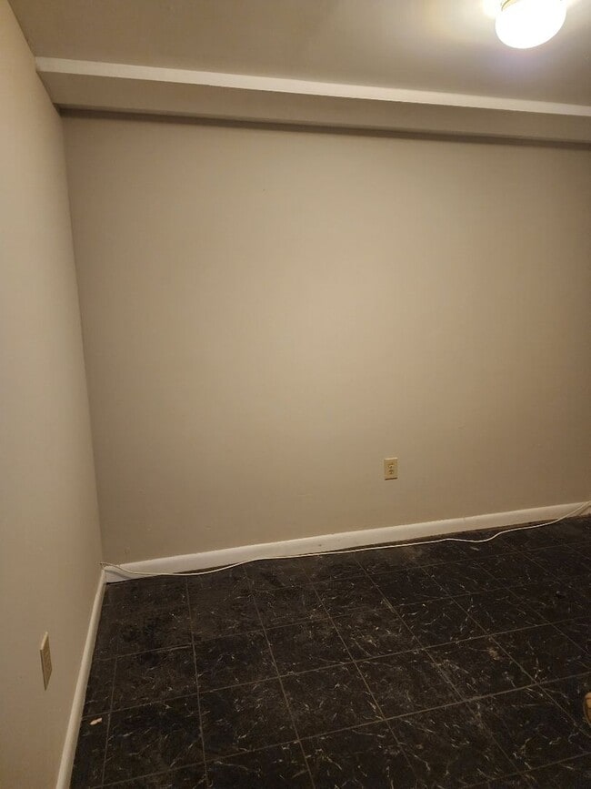 Building Photo - COMING SOON - TOWNHOUSE IN NEWARK/BEAR AREA