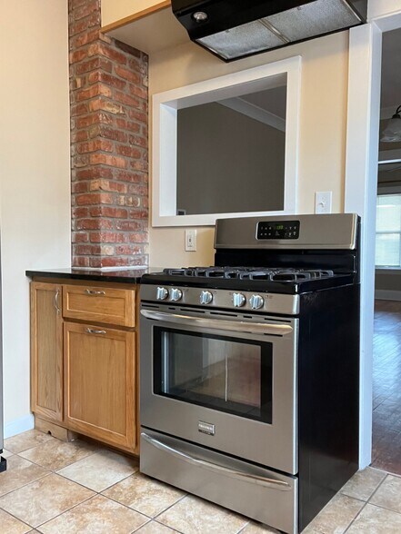 Building Photo - 2054 Bunts Rd