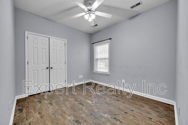 Building Photo - 8235 Wynwood Dr