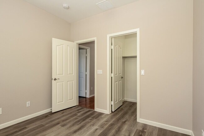 Building Photo - 34824 N 30th Ave