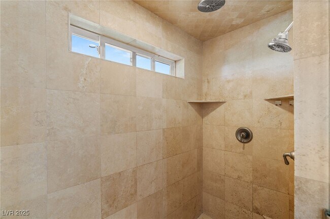 Building Photo - 2272 Coral Ridge Ave