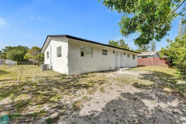 Building Photo - 5310 NW 16th St