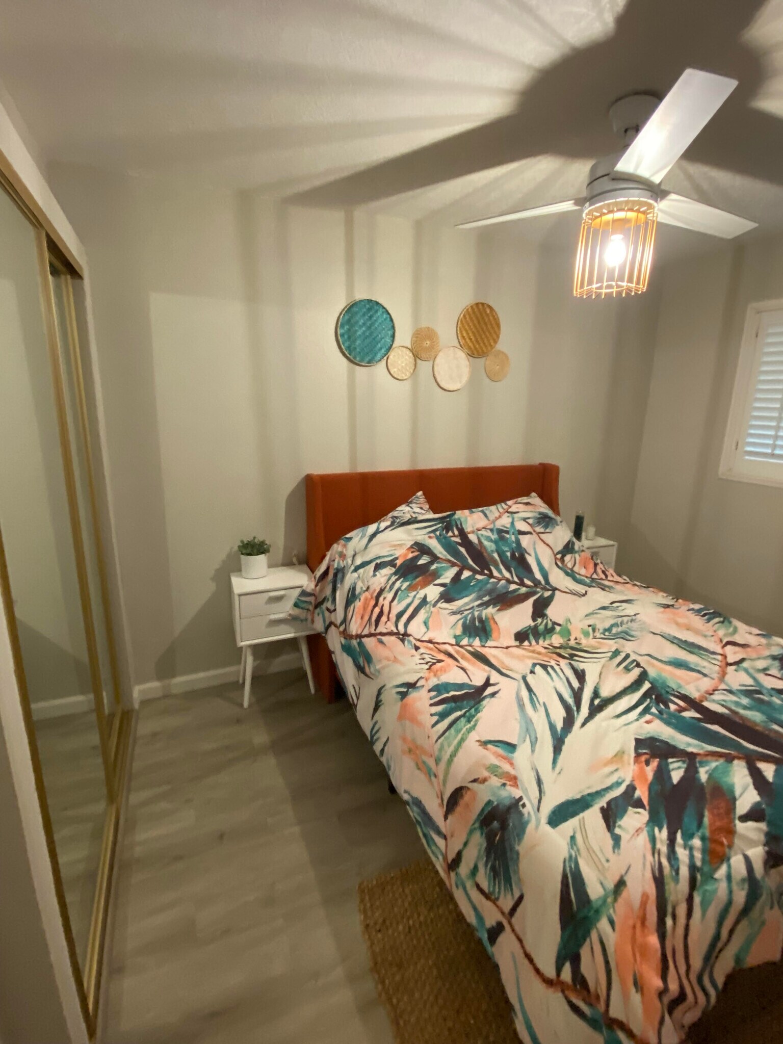 Building Photo - 420 N Villa Ct