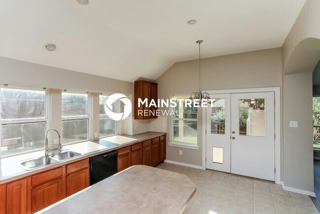 Building Photo - 4 Bedroom Pet-Friendly Home in Rockwall, TX with Main Street Renewal