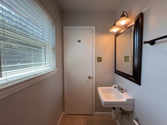 Building Photo - 603 Shelmar Dr