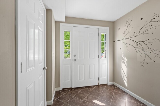 Building Photo - 41 Village Dr