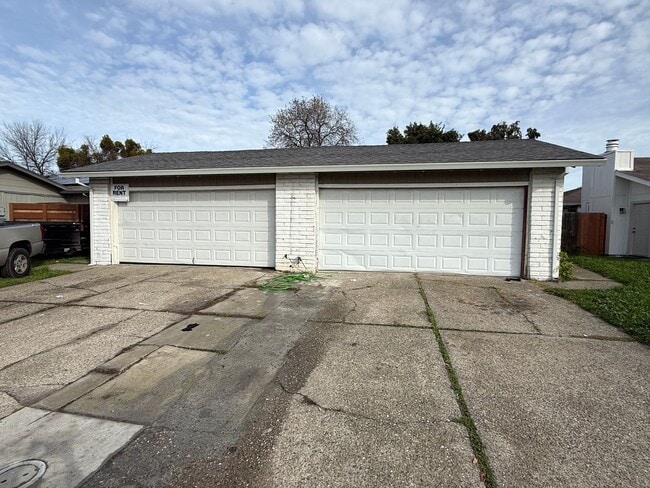 Building Photo - 7218 Kelly Dr