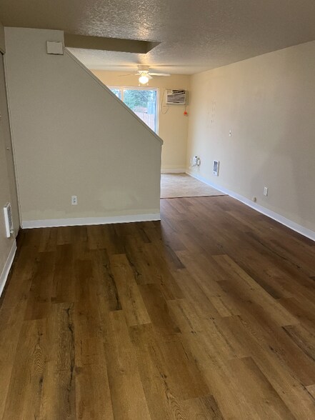 Building Photo - 2907 SE 38th Ct