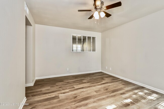 Building Photo - 413 Mac Brae Rd