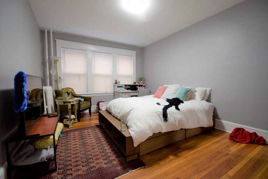 Building Photo - 235 Chestnut Hill Ave