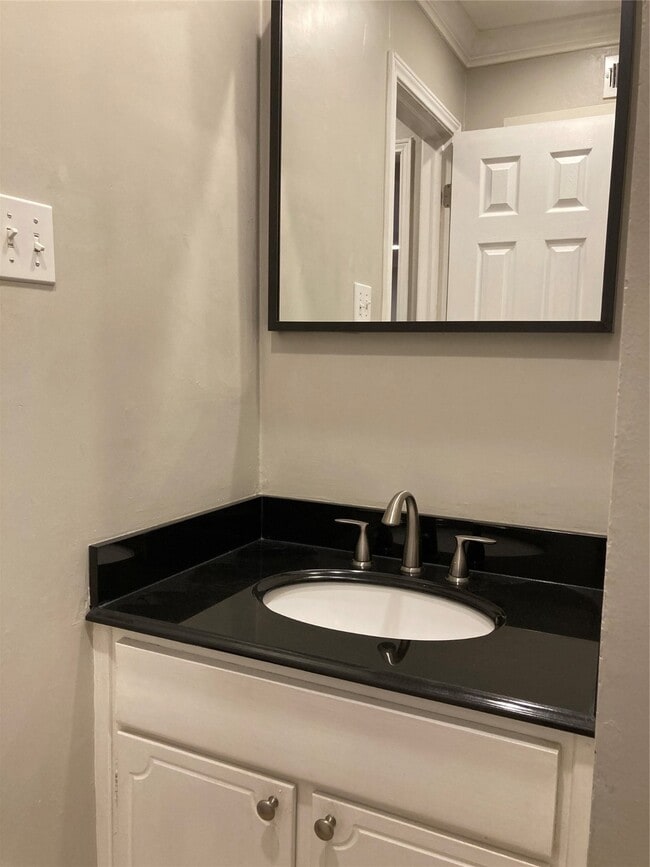 Building Photo - 881 Wax Myrtle Ln