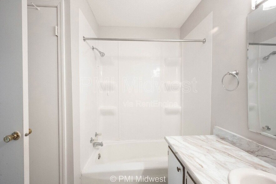 Building Photo - 326 Progress Rd