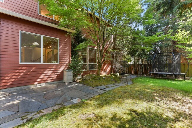 Building Photo - FOR RENT: CORNER LOT, Immaculate, lovely and spacious home - 5 bed, 3 bath + bonus room with 3-ca...