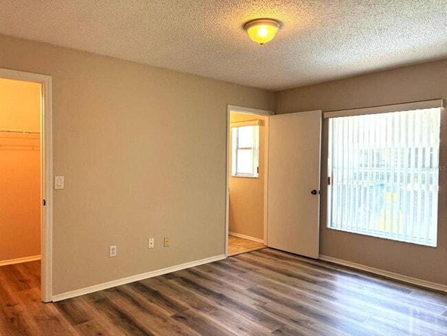 Building Photo - 1244 Barefoot Bay Dr