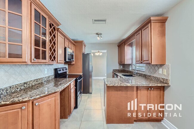 Building Photo - 12908 Mia Cir