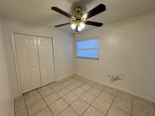 Building Photo - Charming Home with Fenced Back Yard