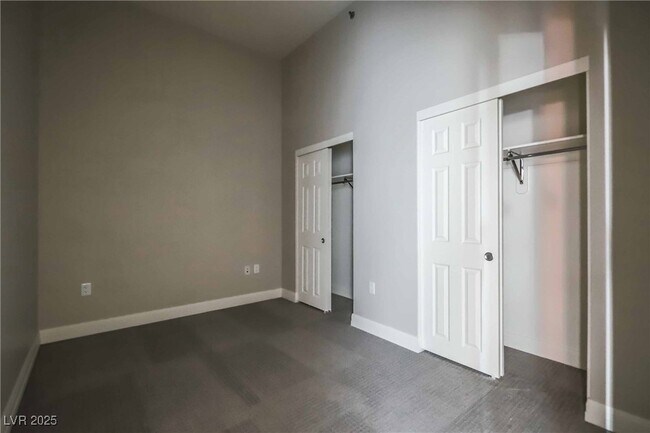 Building Photo - 150 S Las Vegas Blvd