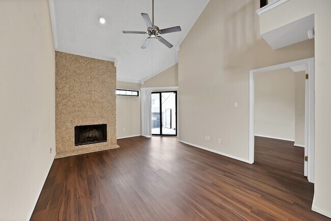 Building Photo - 2428 Forest Brook Ln