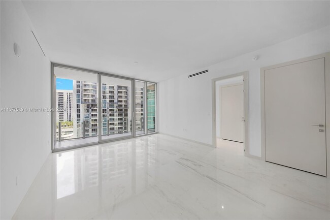 Building Photo - 300 Biscayne Blvd Way