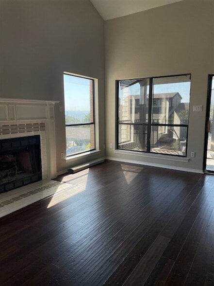 Building Photo - 540 Yacht Club Dr