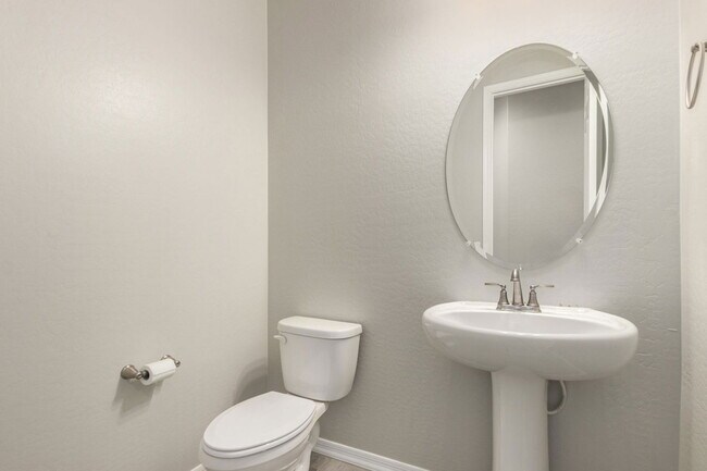 Building Photo - 7747 S 167th Ave