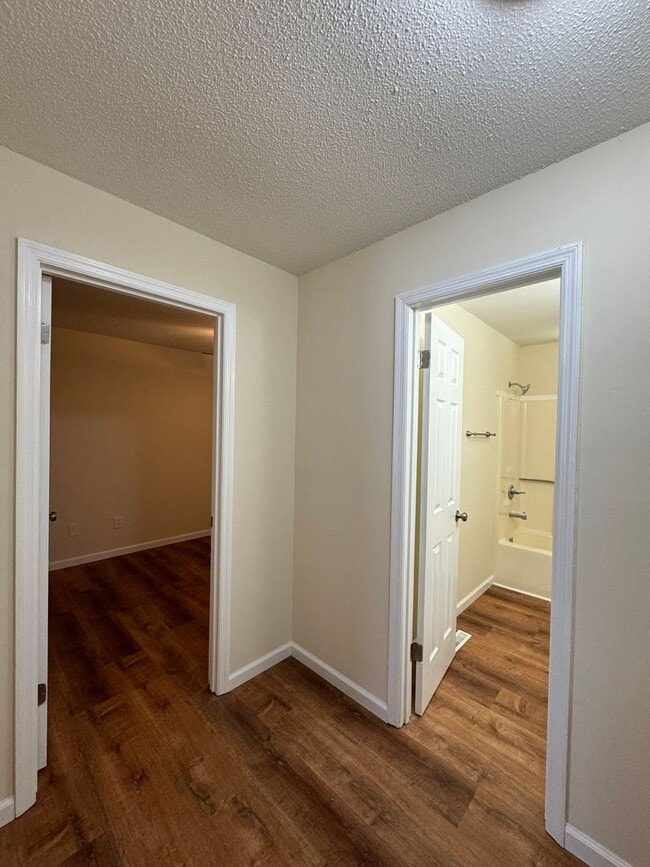 Building Photo - 1511 Rustic Dr