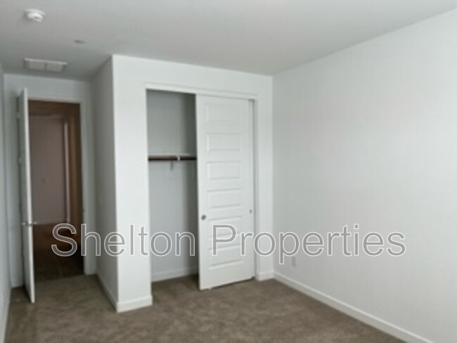 Building Photo - 12534 W Calle de Sol