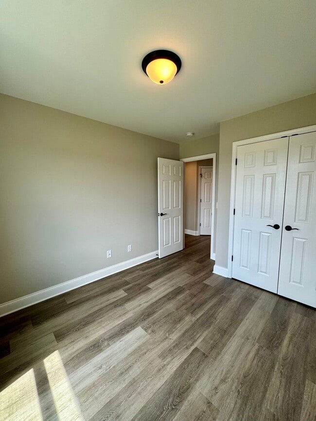 Building Photo - Brand New 3 Bed, 2.5 Bath Townhouse