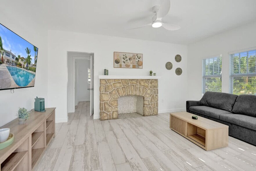 Building Photo - 901 N Federal Hwy