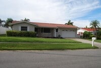 Building Photo - SEMINOLE HOME IN DESIRABLE CANTERBURY CHASE