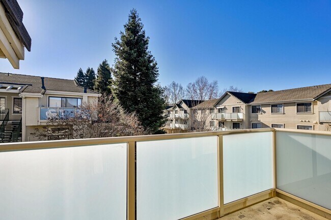 Building Photo - Update and Move-In Ready, 2BD/2BA, End-Unit Upper-Level Condo in Fostoria Terrace- DANVILLE