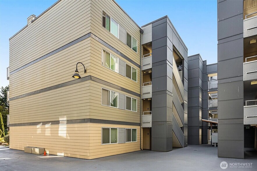 Building Photo - 1311 12th Ave S