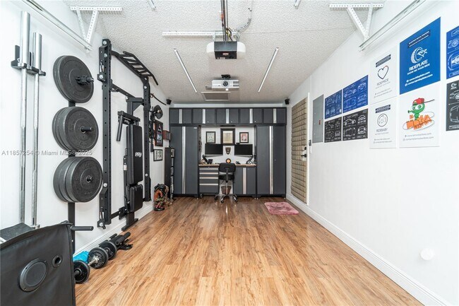 Building Photo - 1025 NW 128th Ct