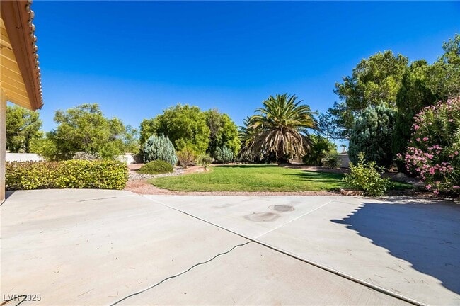 Building Photo - 1400 Castle Crest Dr