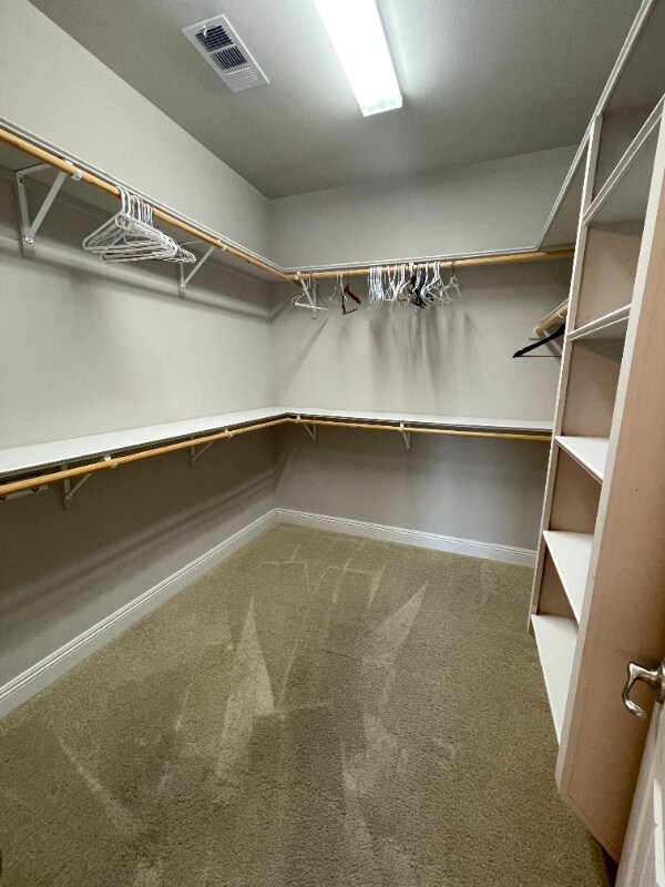 Building Photo - 214 Forest Grove Dr