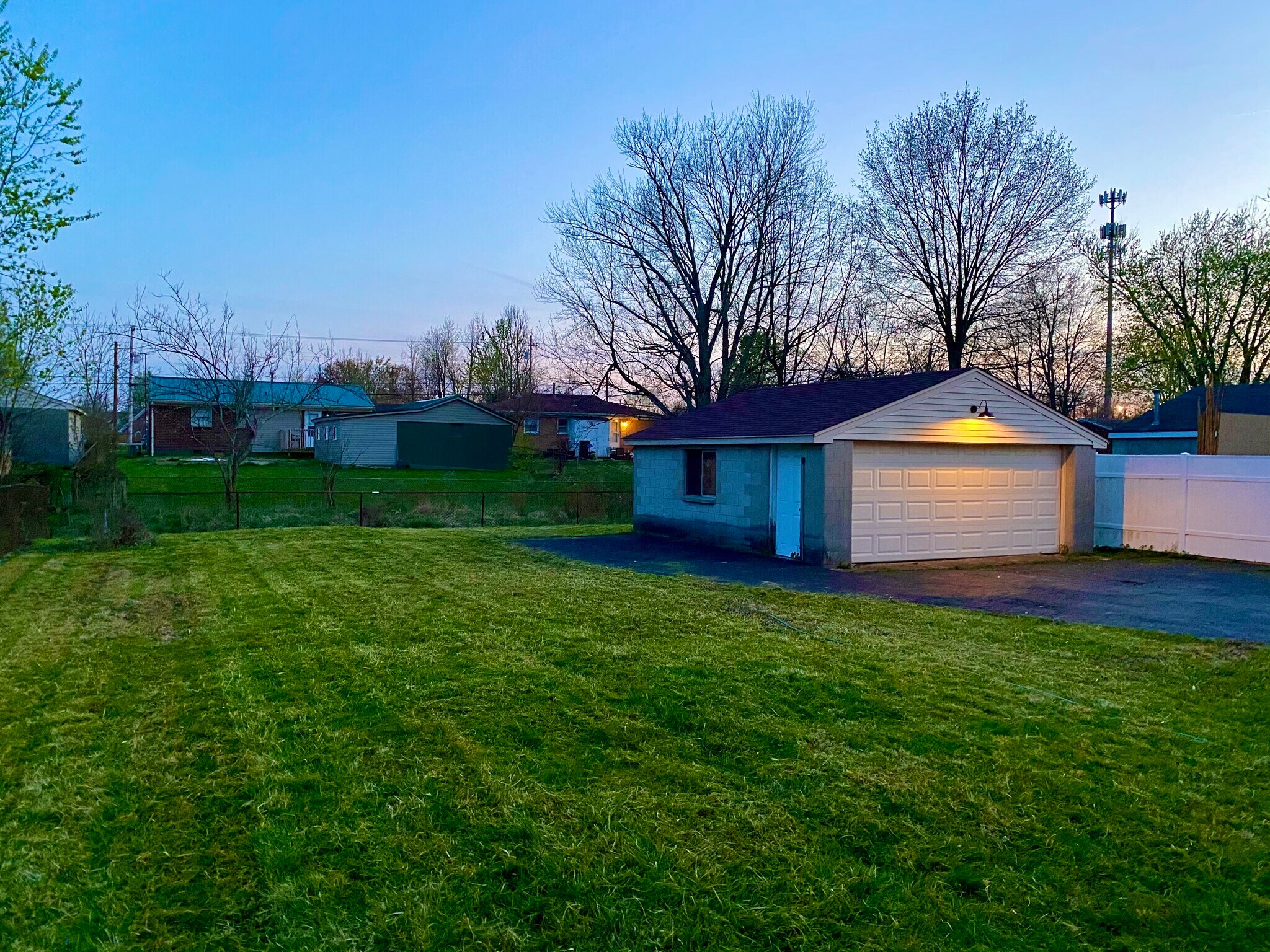 Building Photo - 6300 Hackberry Way